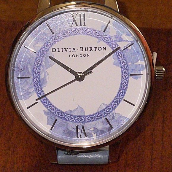 NWT OLIVIA BURTON
Women's Tea Party Navy Leather Strap Watch 34mm - Picture 3 of 6